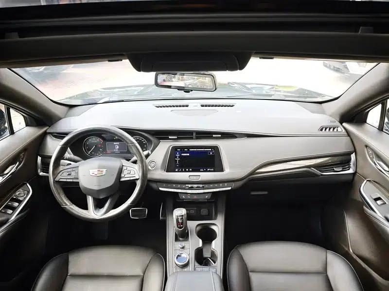 2018 Cadillac XT4 28T 2WD Luxury Sport — миниатюра 12