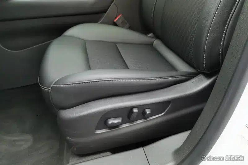 Cadillac XT4 2022 28T 2WD Fashion Edition — миниатюра 19