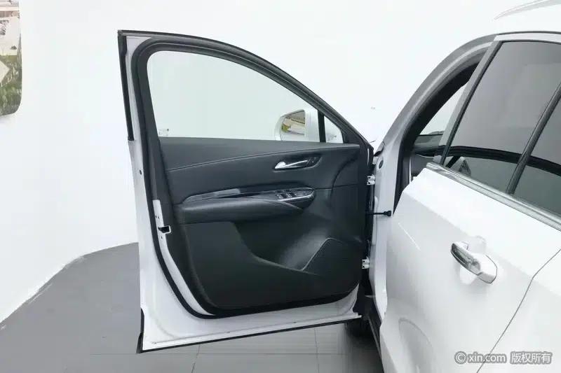 Cadillac XT4 2022 28T 2WD Fashion Edition — миниатюра 22