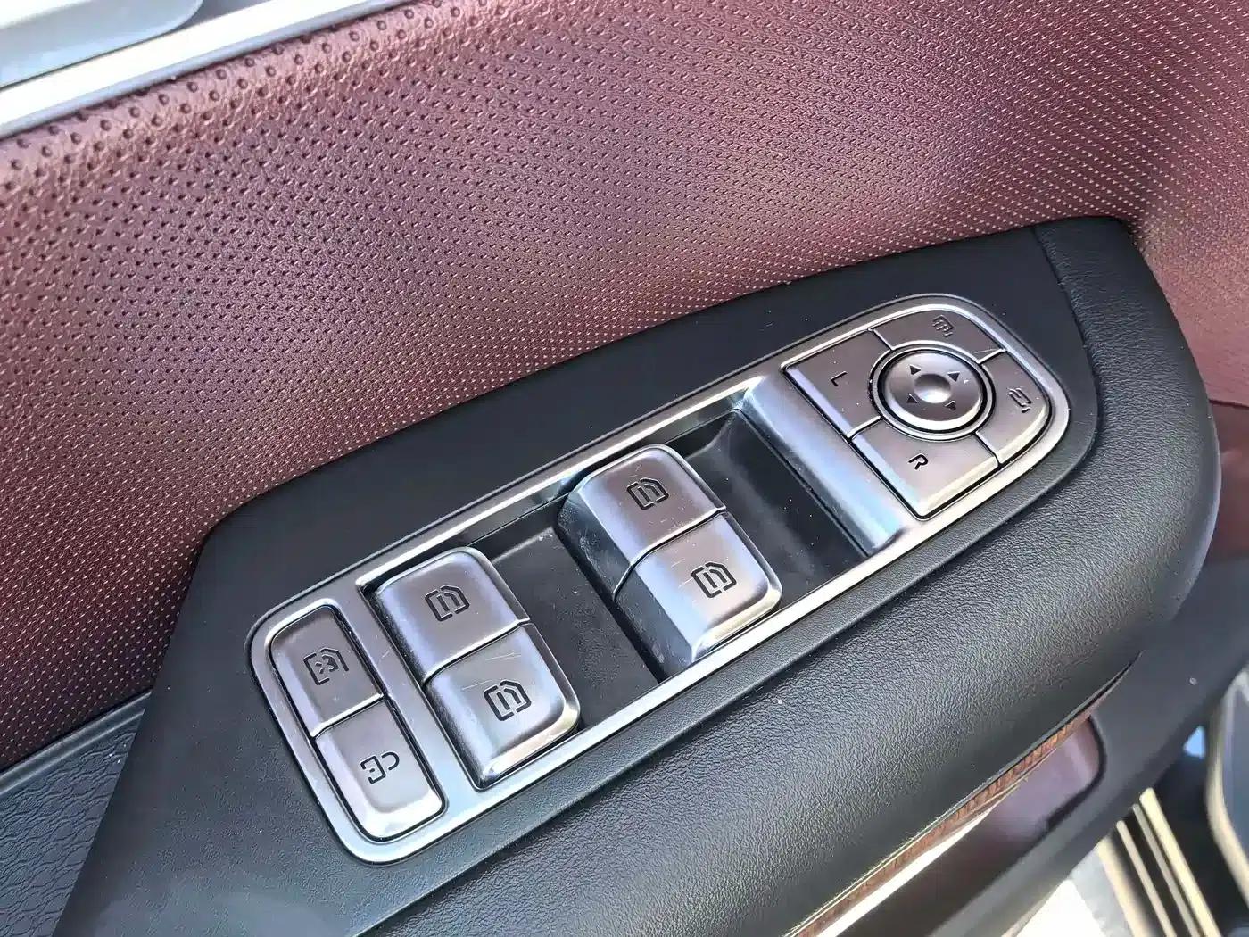 Hongqi HQ9 2023 2.0T Intelligent Flagship Edition — миниатюра 6