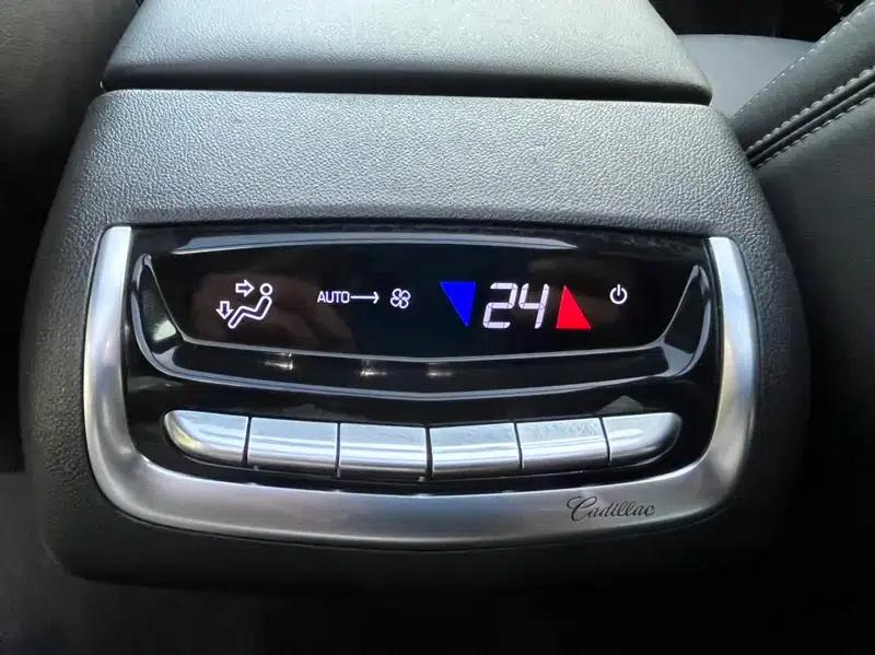 Cadillac XT6 2020 28T Six-Seat Luxury Edition — миниатюра 9