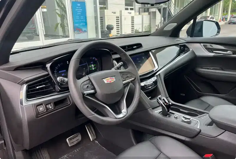 Cadillac XT6 2025 2.0T Executive Black Label Edition — миниатюра 13