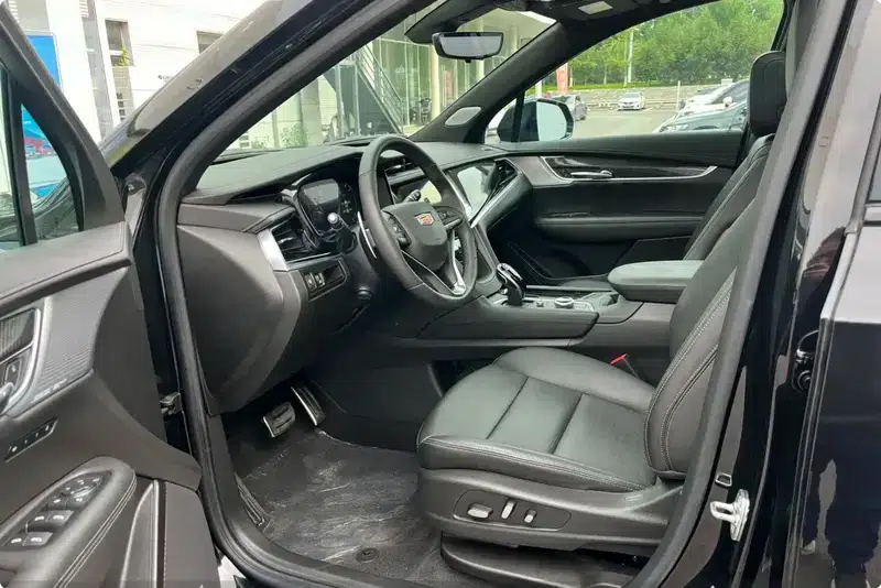 Cadillac XT6 2025 2.0T Executive Black Label Edition — миниатюра 14
