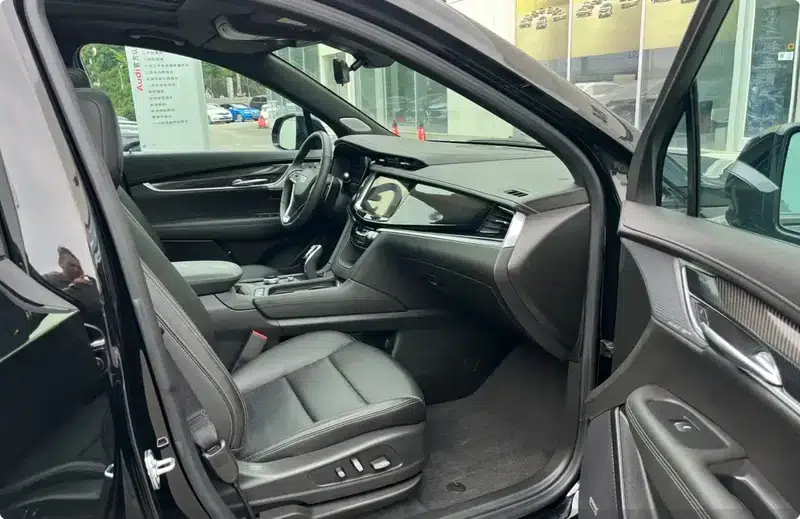 Cadillac XT6 2025 2.0T Executive Black Label Edition — миниатюра 9