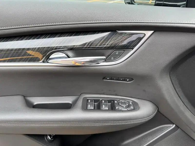 2020 Cadillac XT6 28T Six-Seat Luxury — миниатюра 13