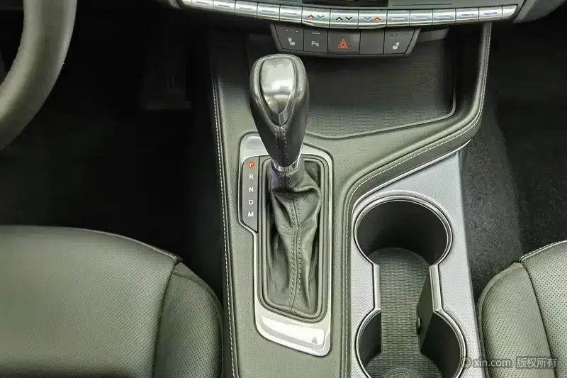 2021 Cadillac CT4 28T Luxury — миниатюра 15