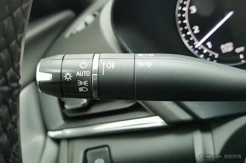 2021 Cadillac CT4 28T Luxury — миниатюра 16