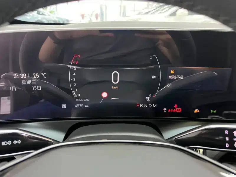 2023 Cadillac GT4 25T Premium — миниатюра 12