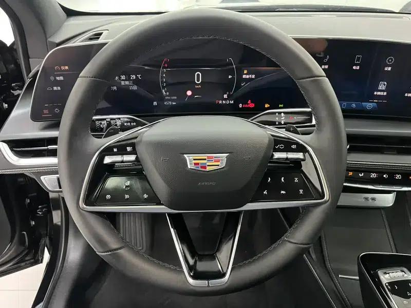 2023 Cadillac GT4 25T Premium — миниатюра 13