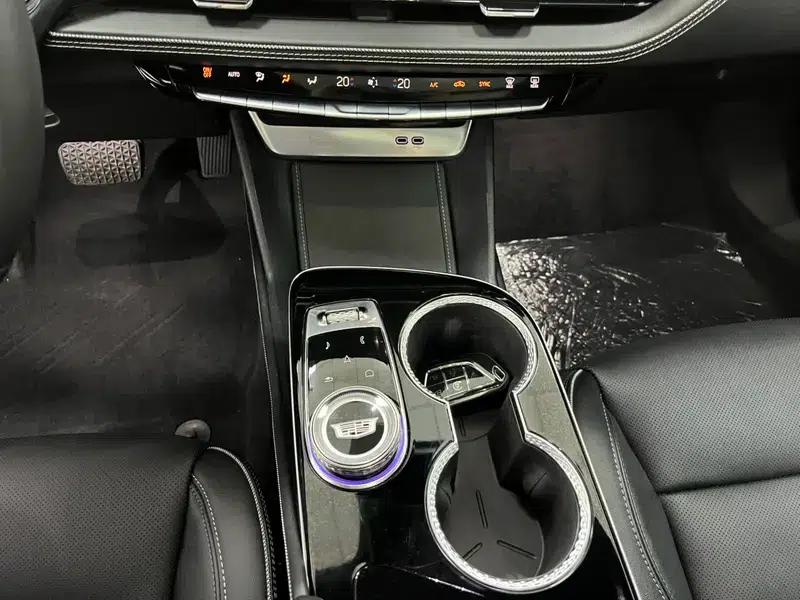 2023 Cadillac GT4 25T Premium — миниатюра 14