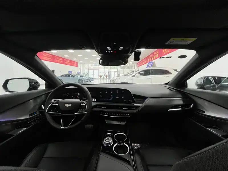 2023 Cadillac GT4 25T Premium — миниатюра 15