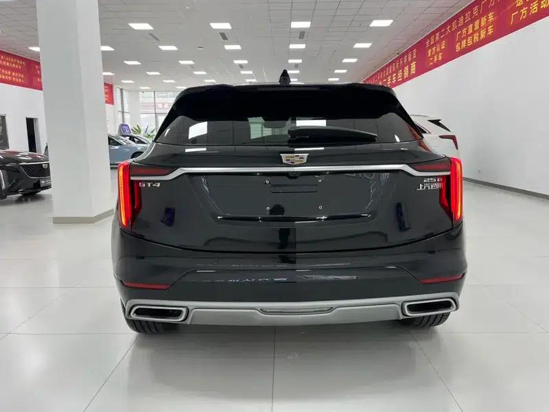 2023 Cadillac GT4 25T Premium — миниатюра 6