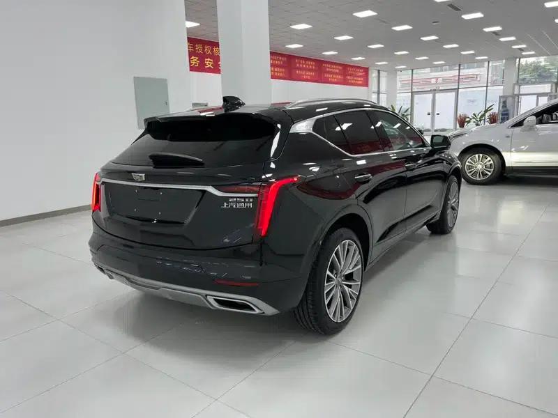 2023 Cadillac GT4 25T Premium — миниатюра 7