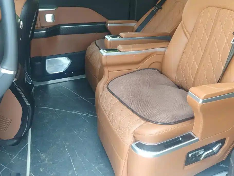 Hongqi HQ9 PHEV 2024 2.0T AWD Luxury Edition — миниатюра 11