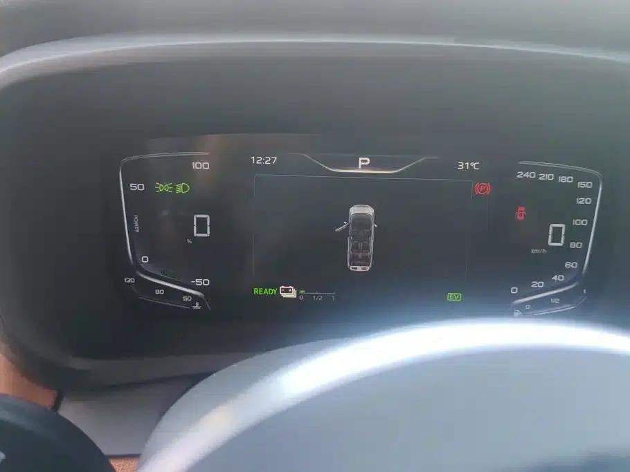 Hongqi HQ9 PHEV 2024 2.0T AWD Luxury Edition — миниатюра 14