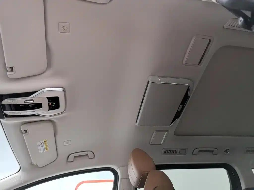 Hongqi HQ9 PHEV 2024 2.0T AWD Luxury Edition — миниатюра 14