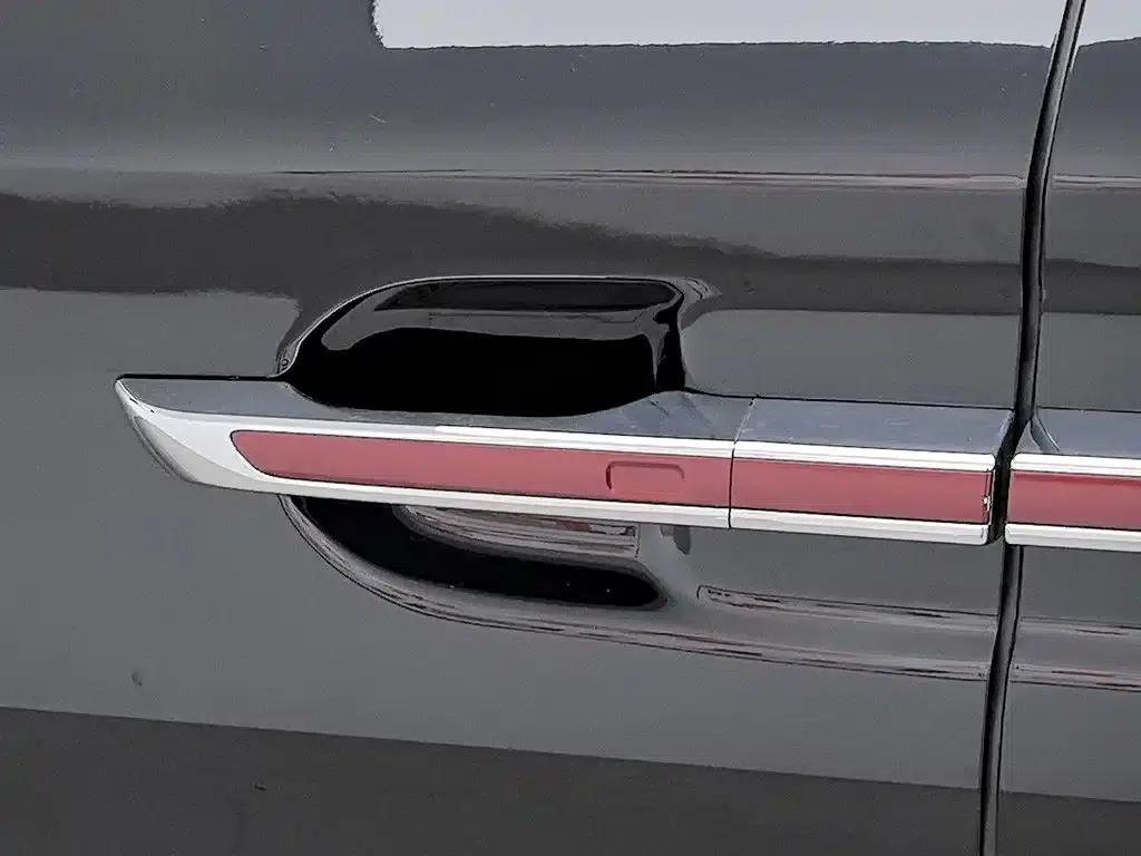 Hongqi HQ9 PHEV 2024 2.0T AWD Luxury Edition — миниатюра 18