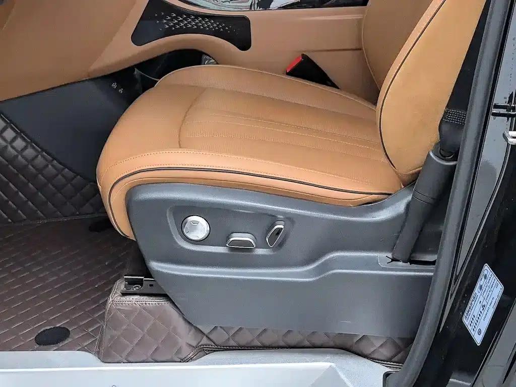 Hongqi HQ9 PHEV 2024 2.0T AWD Luxury Edition — миниатюра 20