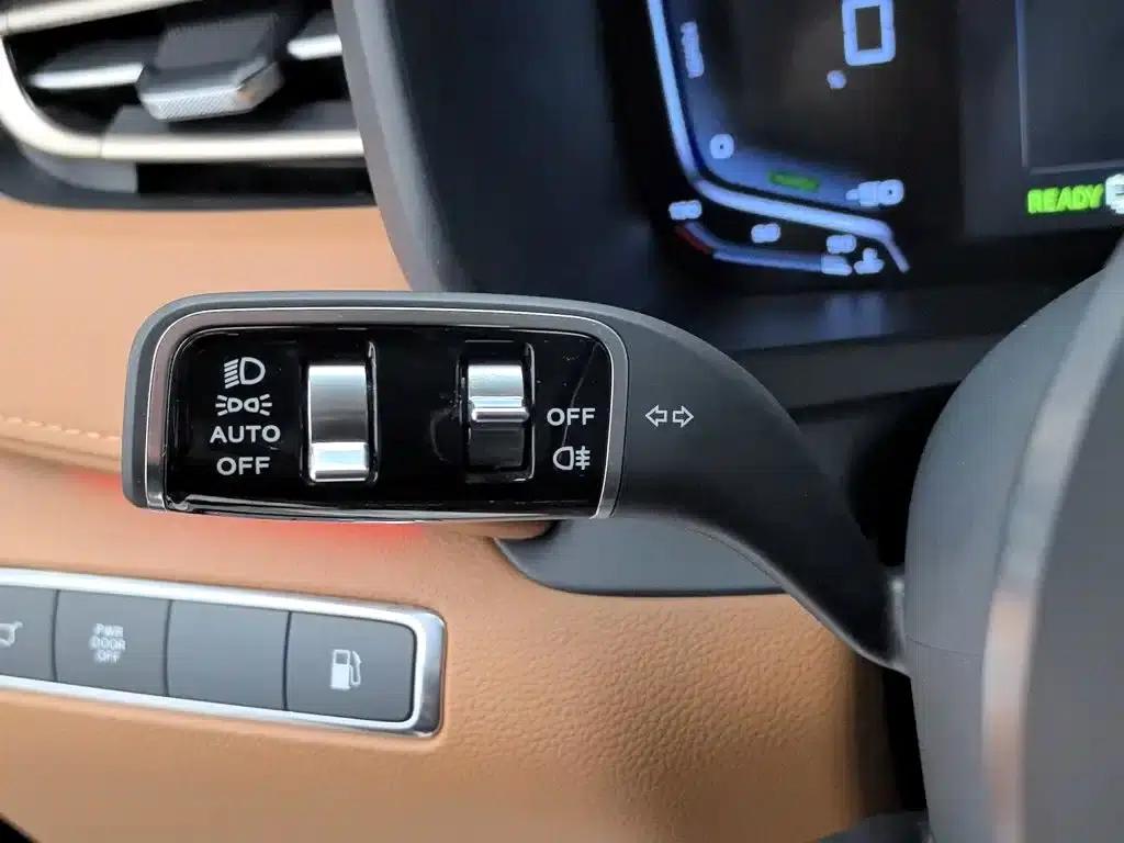 Hongqi HQ9 PHEV 2024 2.0T AWD Luxury Edition — миниатюра 21