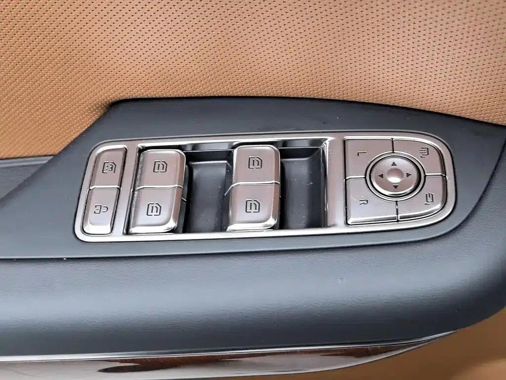 Hongqi HQ9 PHEV 2024 2.0T AWD Luxury Edition — миниатюра 9