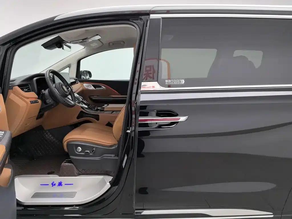 Hongqi HQ9 PHEV 2024 2.0T AWD Luxury Edition — миниатюра 10