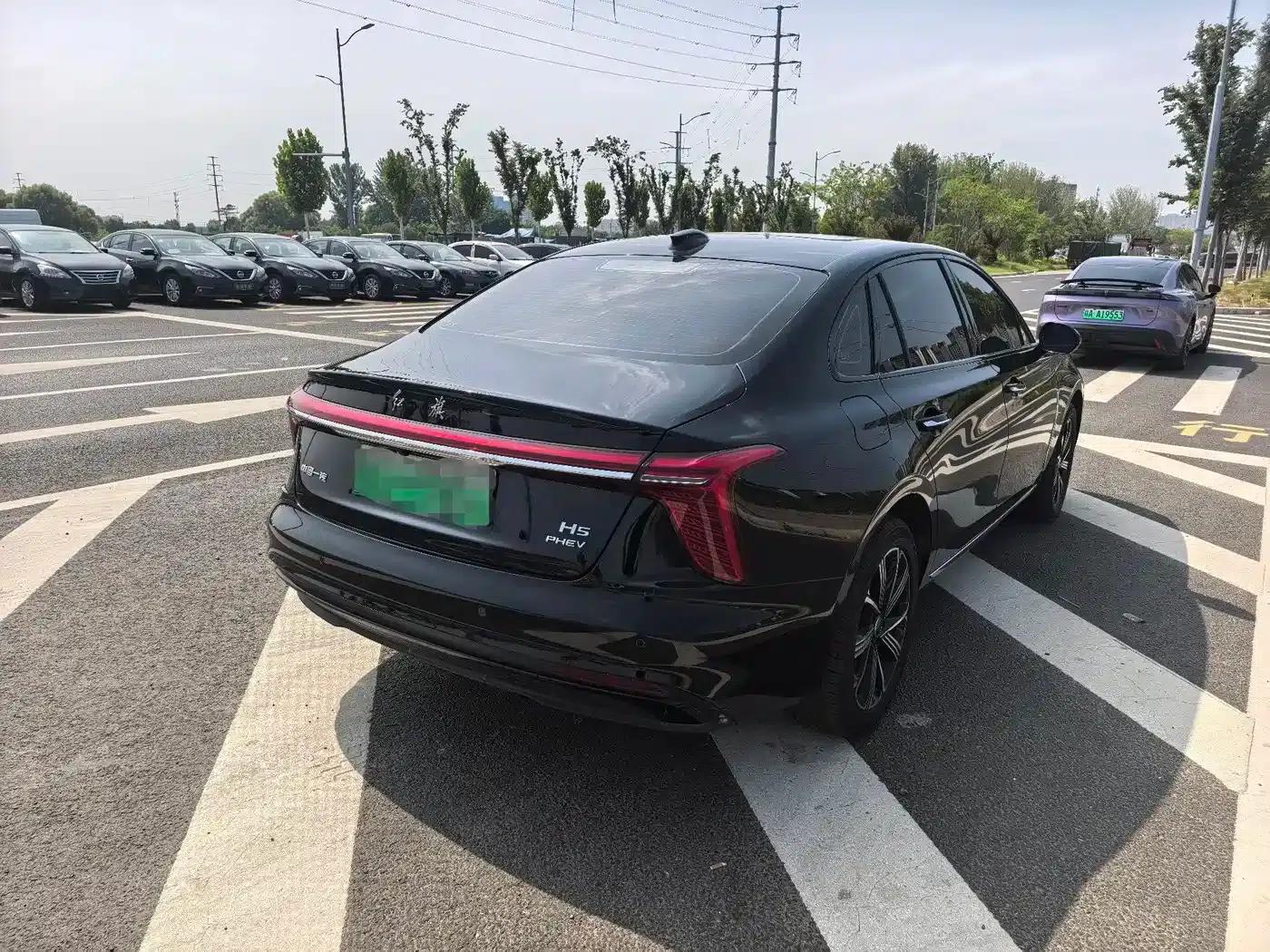 Hongqi H5 PHEV 2025 Model 170 Super Hybrid — миниатюра 9