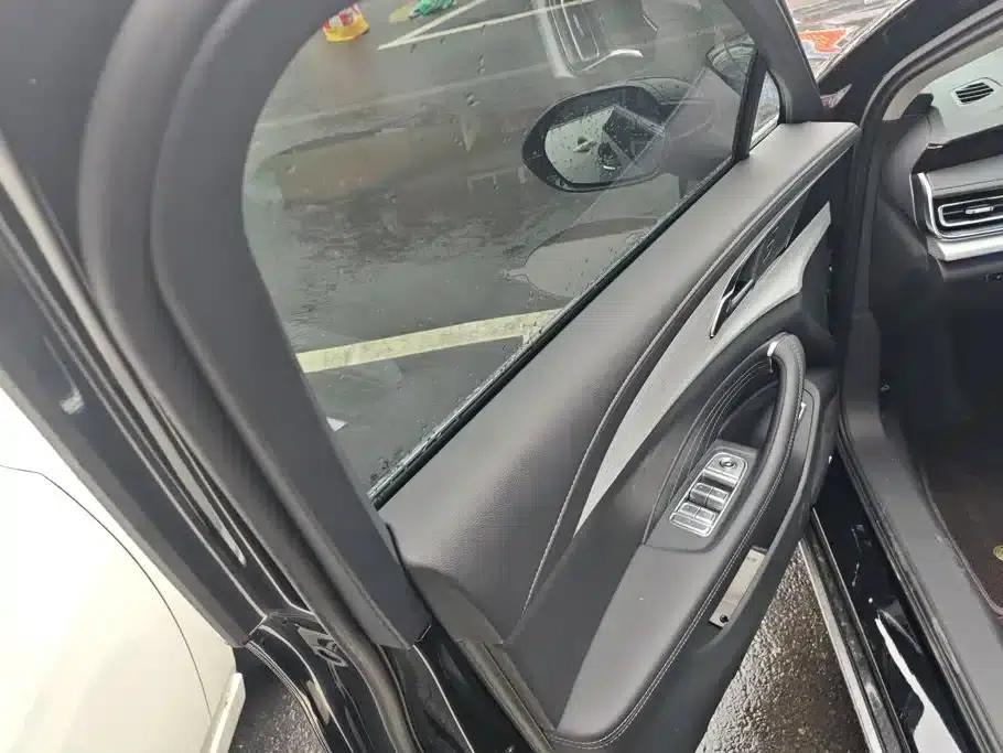 Hongqi H5 PHEV 2025 Model 170 Super Hybrid — миниатюра 7
