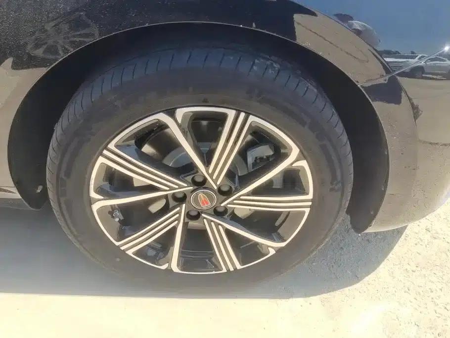 Hongqi H5 PHEV 2025 Model 170 Super Hybrid — миниатюра 6