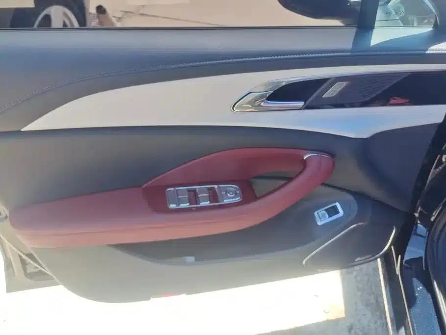 Hongqi H5 PHEV 2025 Model 170 Super Hybrid — миниатюра 7
