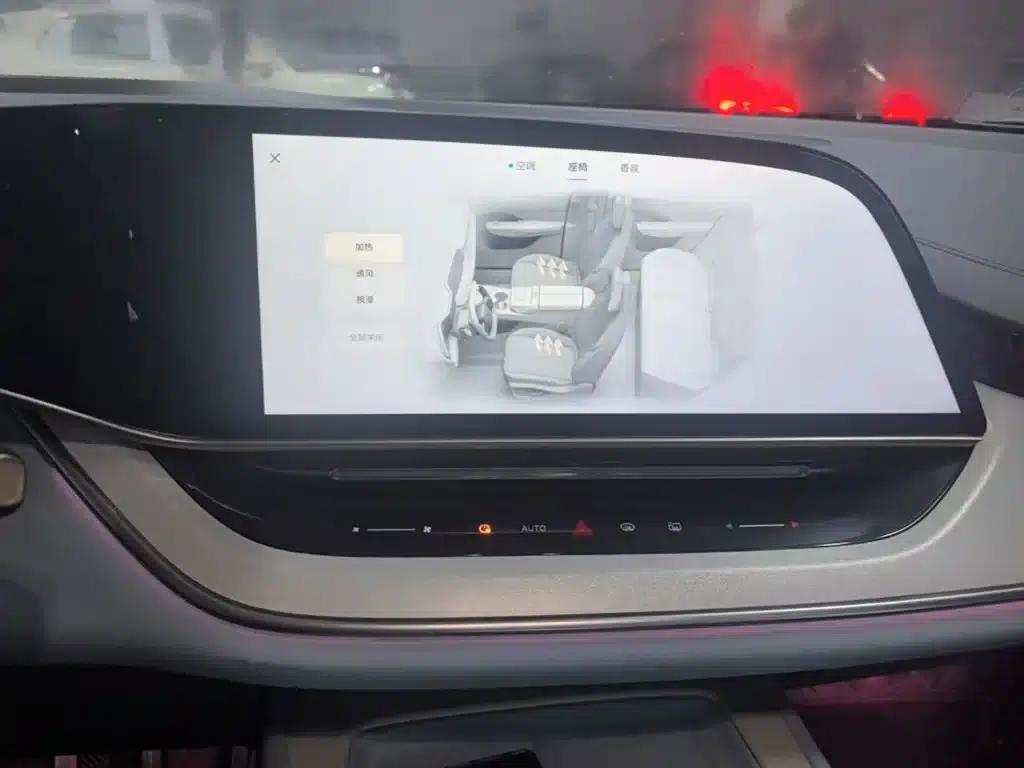 Hongqi Tiangong 08 2025 730 Max Rear-Wheel Drive Edition — миниатюра 13