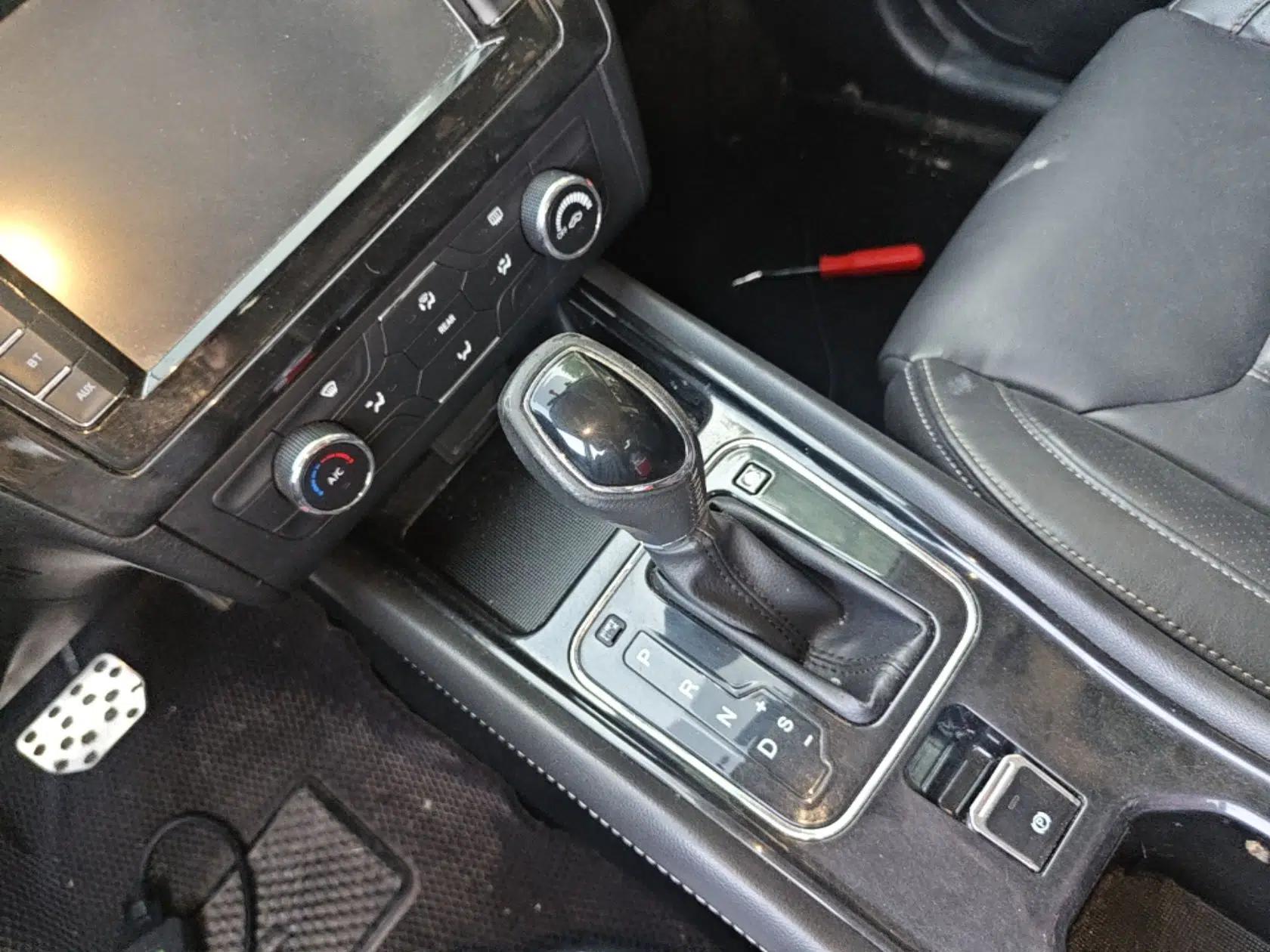 Dongfeng Fengon 580 2016 Revised Version 1.5T CVT Comfort Edition — миниатюра 16