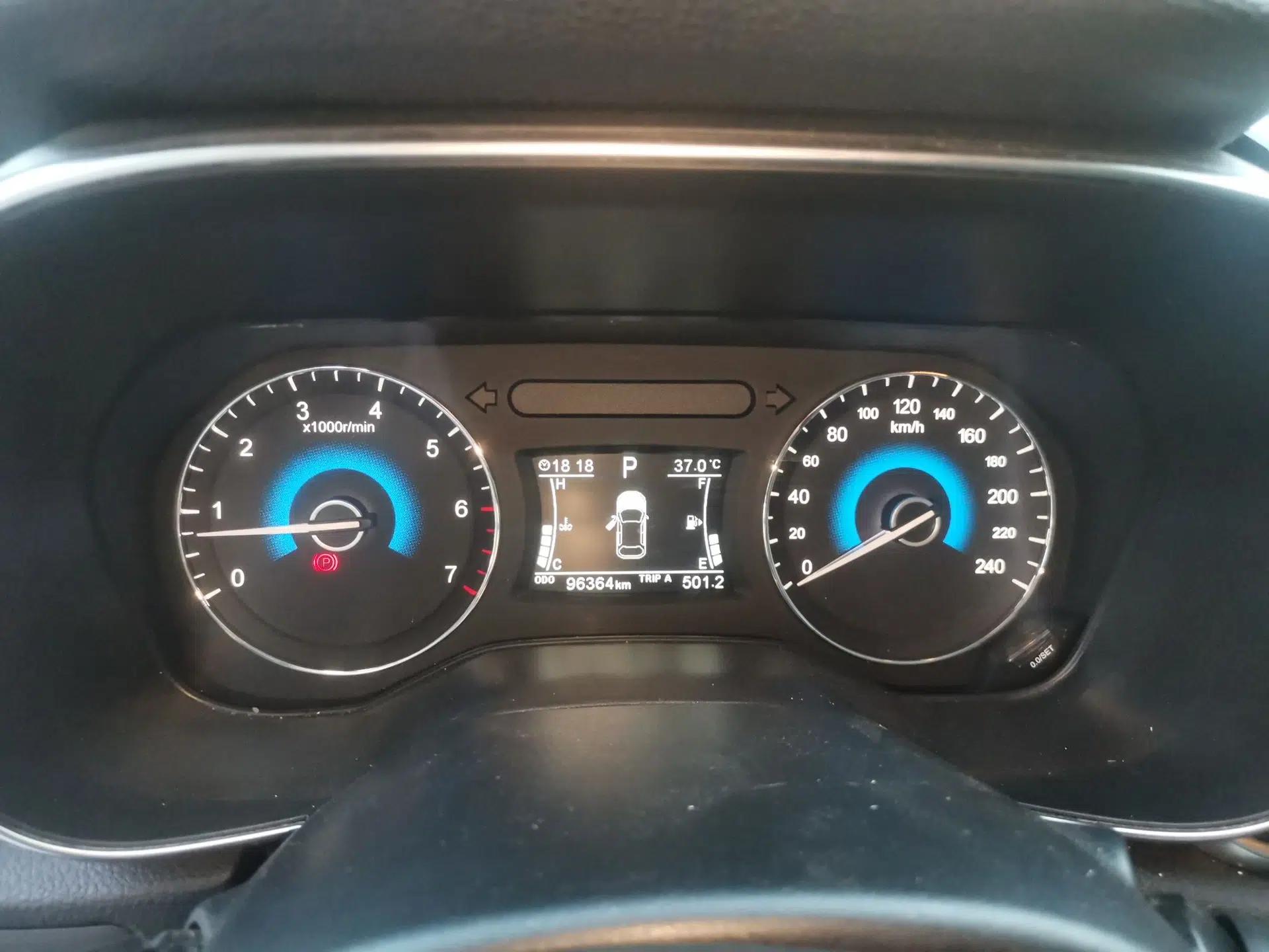 Dongfeng Fengon 580 2017 1.5T CVT Smart Style Model — миниатюра 11