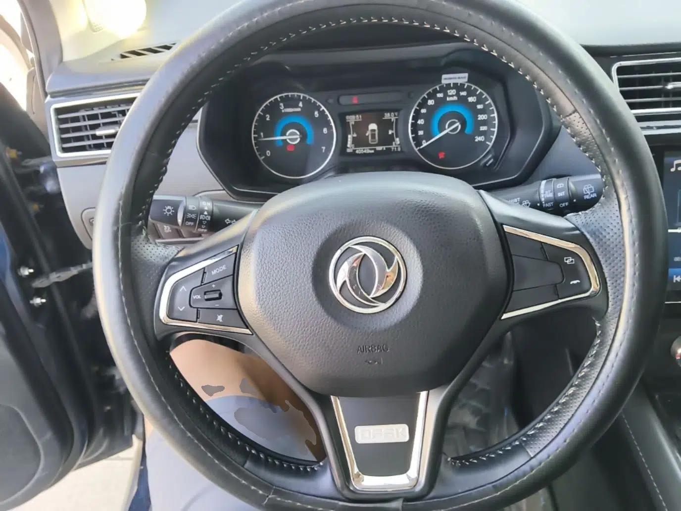 Dongfeng Fengon 580 2016 1.5T Manual Luxury Edition — миниатюра 13