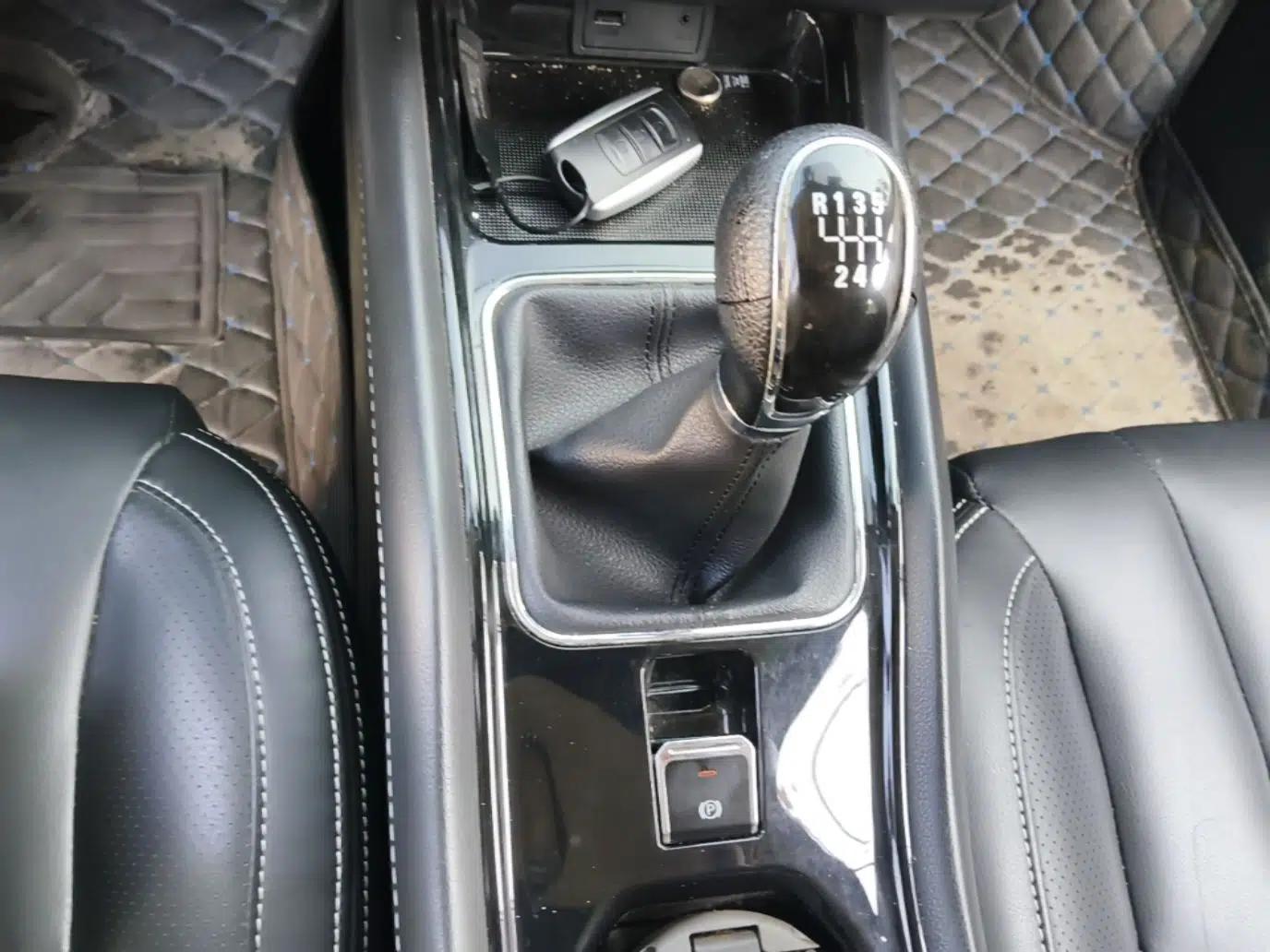 Dongfeng Fengon 580 2016 1.5T Manual Luxury Edition — миниатюра 16