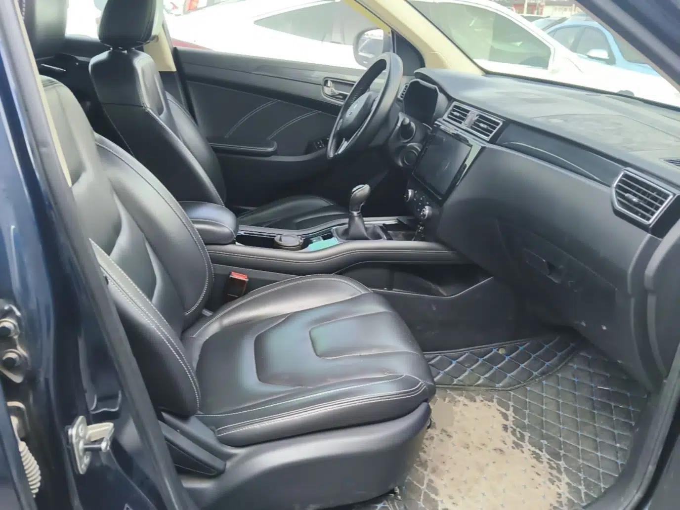 Dongfeng Fengon 580 2016 1.5T Manual Luxury Edition — миниатюра 19