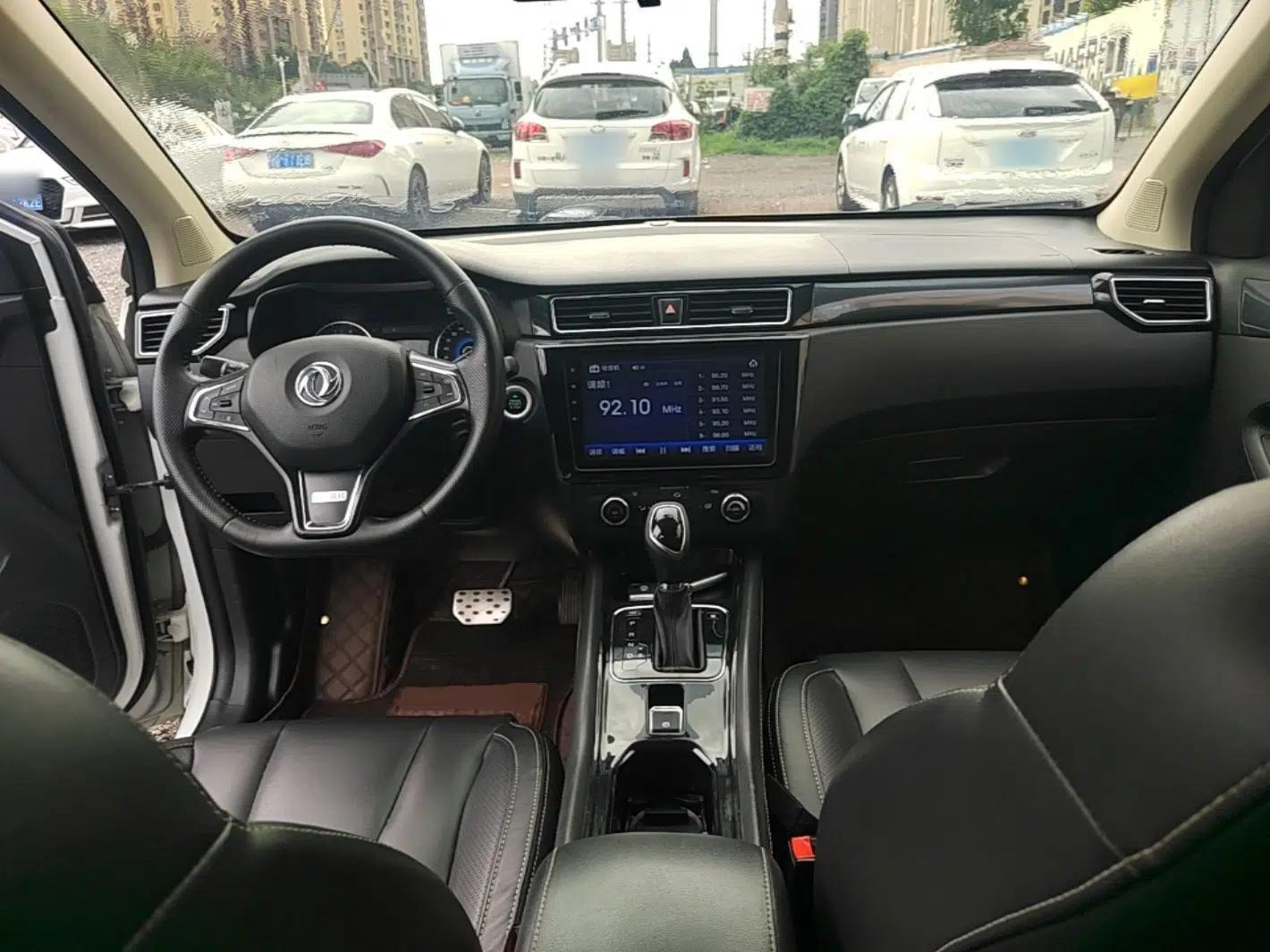 Dongfeng Fengon 580 2017 1.5T CVT Luxury Model — миниатюра 12