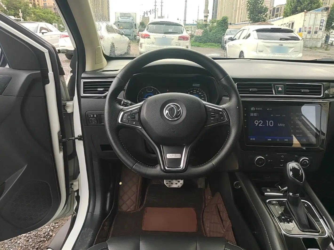 Dongfeng Fengon 580 2017 1.5T CVT Luxury Model — миниатюра 13