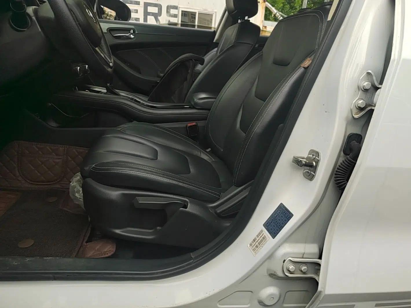 Dongfeng Fengon 580 2017 1.5T CVT Luxury Model — миниатюра 17
