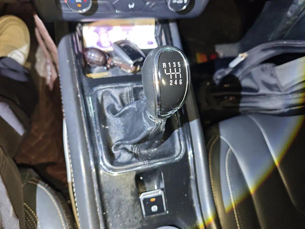 Dongfeng Fengon 580 2016 1.5T Manual Luxury Edition — миниатюра 14