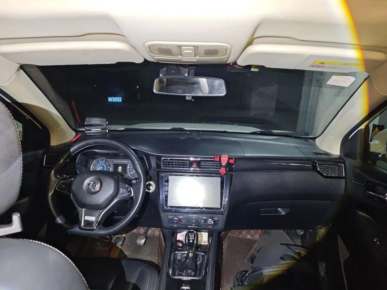 Dongfeng Fengon 580 2016 1.5T Manual Luxury Edition — миниатюра 9