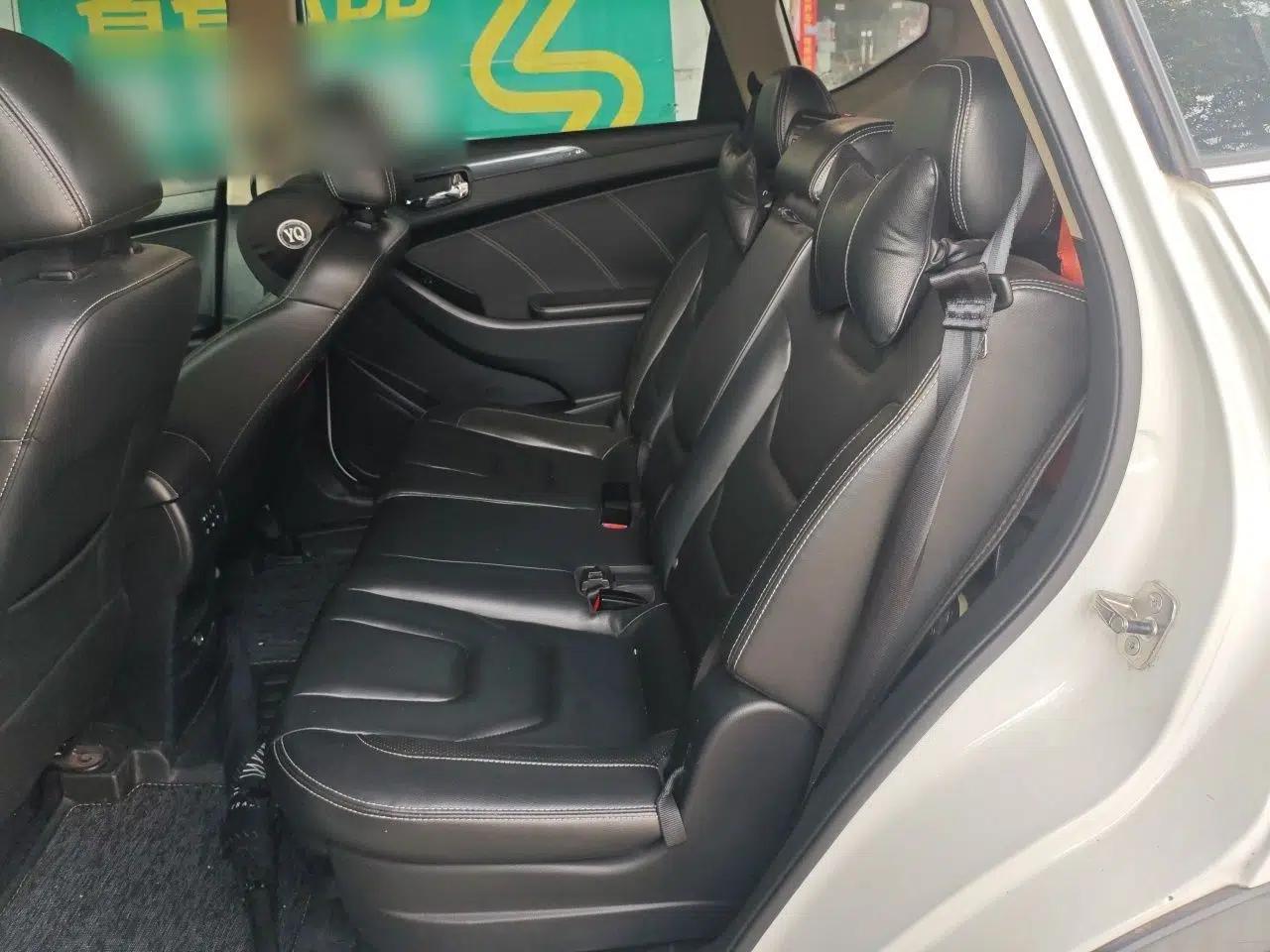 Dongfeng Fengon 580 2016 Revised Version 1.5T CVT Luxury Edition — миниатюра 17