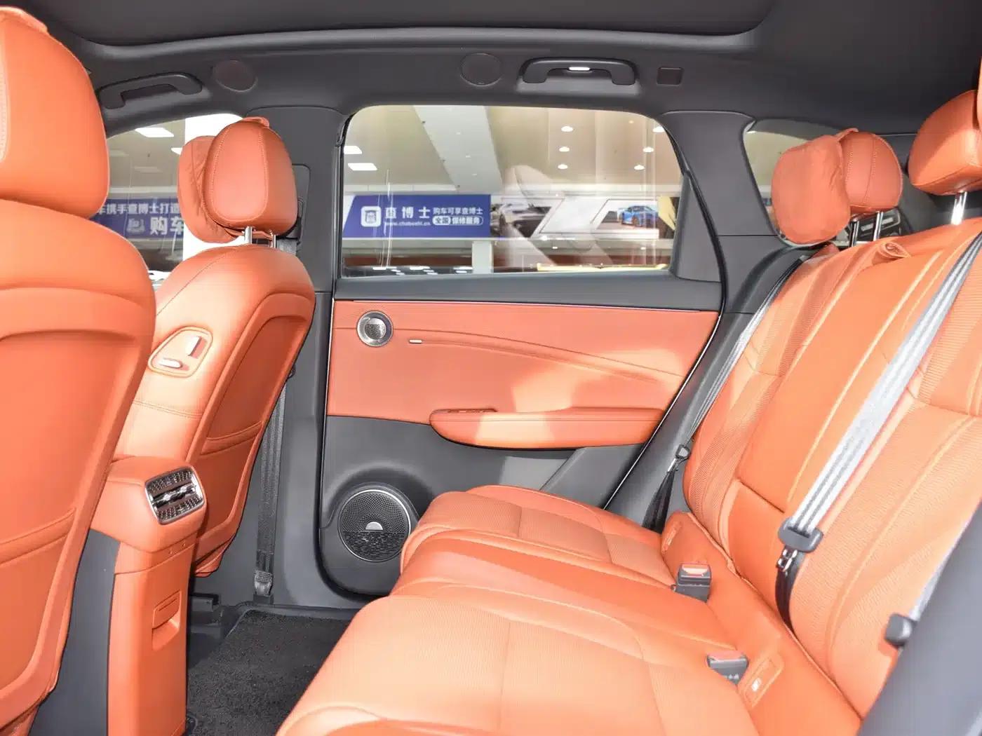 Hongqi HS6 PHEV 2026 Model 220 AWD Intelligent Hybrid — миниатюра 7