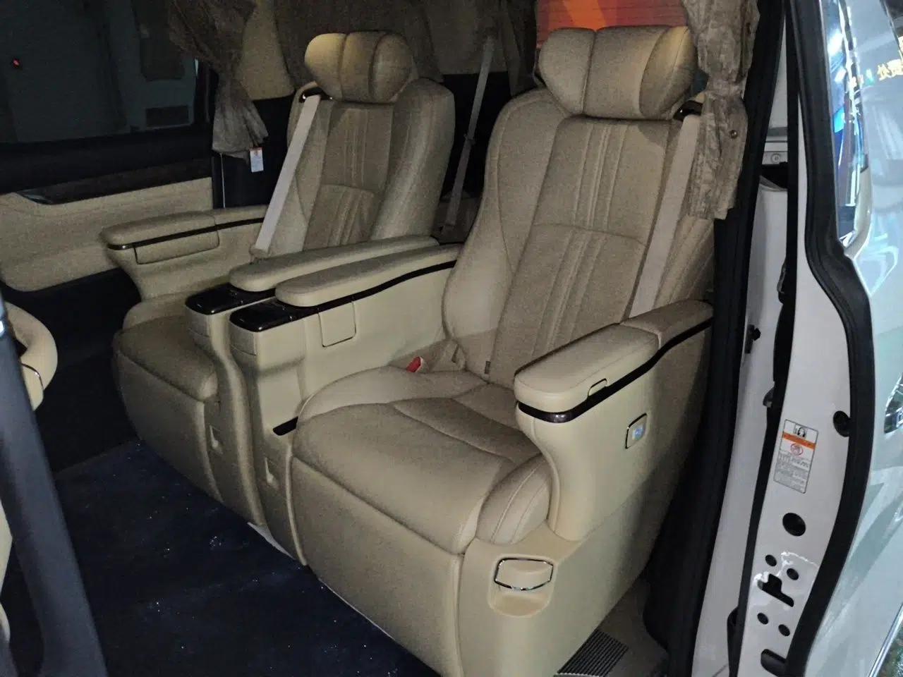 Toyota Alphard 2018 Revised Version 3.5L Premium Edition — миниатюра 17