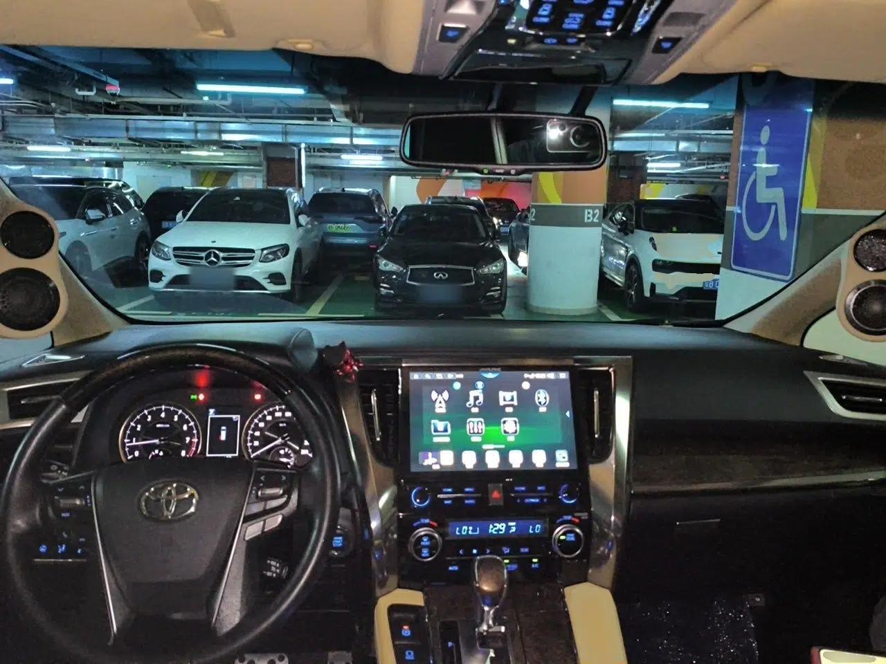 Toyota Alphard 2018 Revised Version 3.5L Premium Edition — миниатюра 9