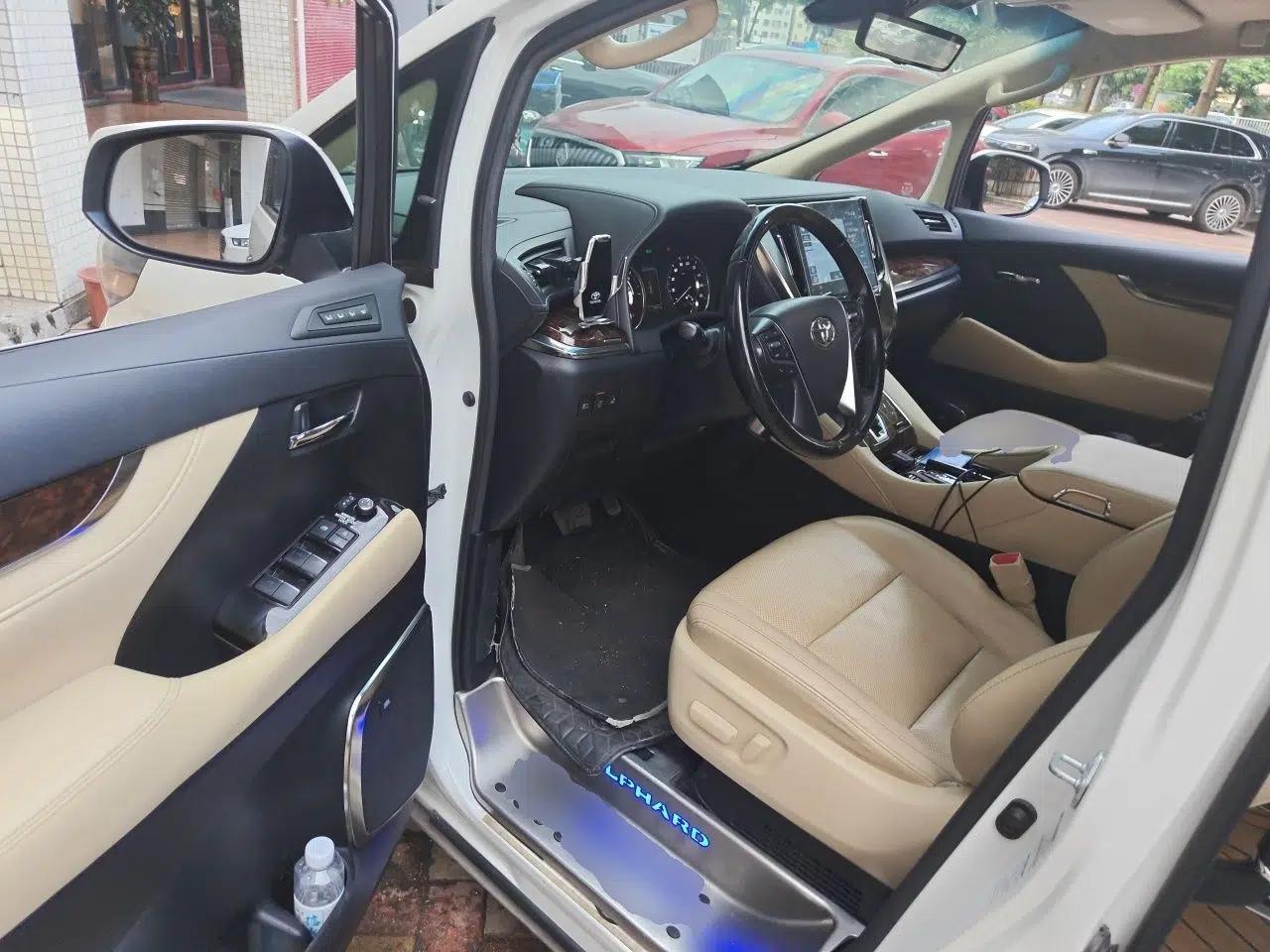 Toyota Alphard 2021 Dual-Engine 2.5L Luxury Edition — миниатюра 16