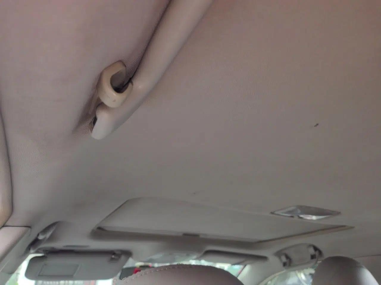 Toyota Corolla 2009 1.6L Manual GL Sunroof Special Edition — миниатюра 18