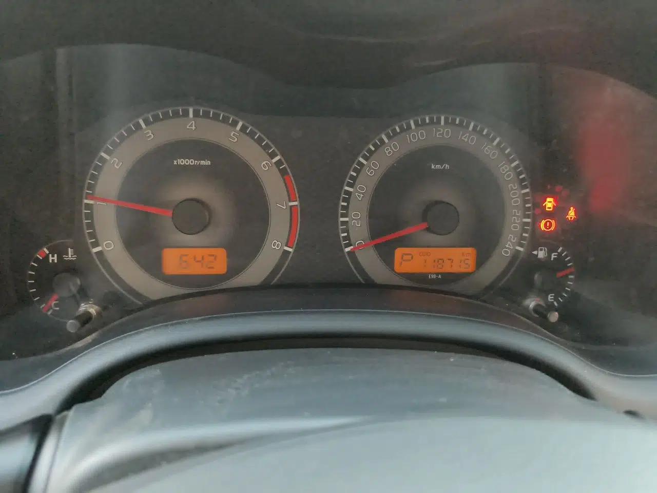 Toyota Corolla 2011 1.6L Automatic GL — миниатюра 12