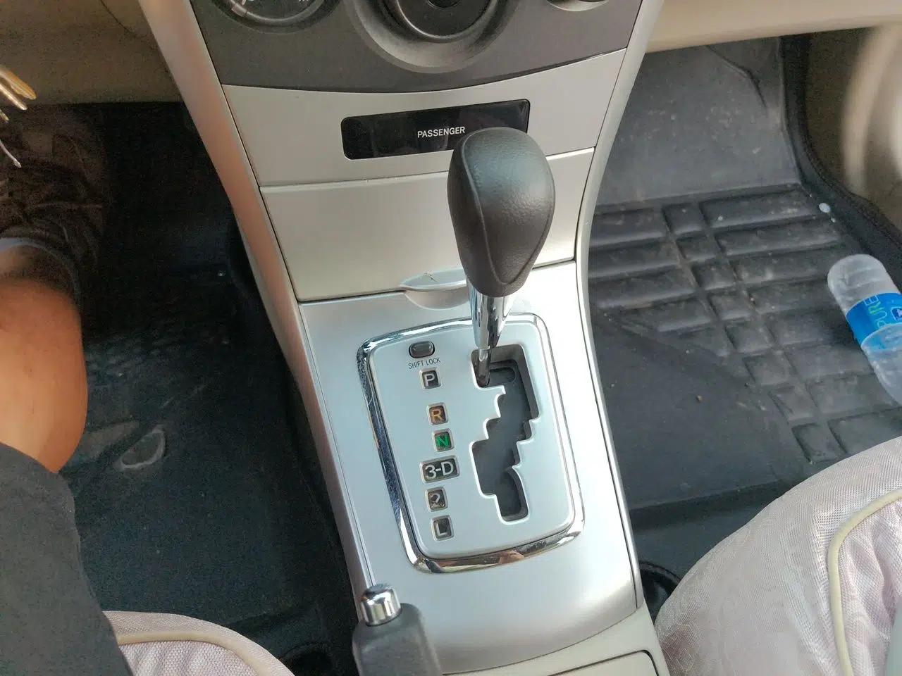 Toyota Corolla 2011 1.6L Automatic GL — миниатюра 14