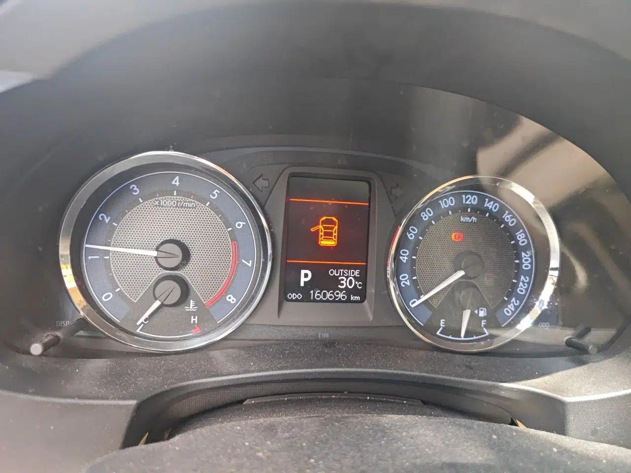 Toyota Corolla 2014 1.6L CVT GL-i — миниатюра 11