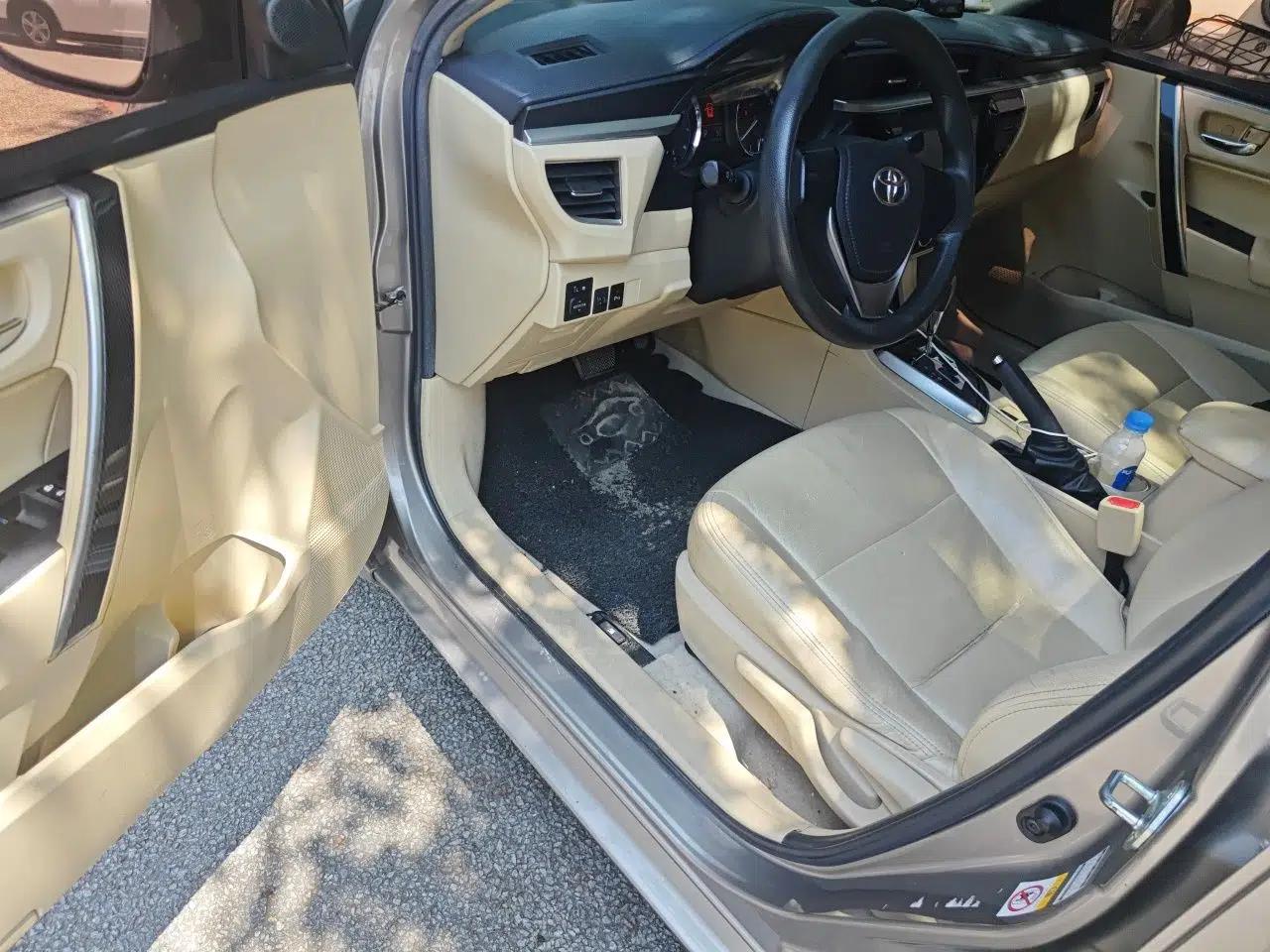 Toyota Corolla 2014 1.6L CVT GL-i — миниатюра 16
